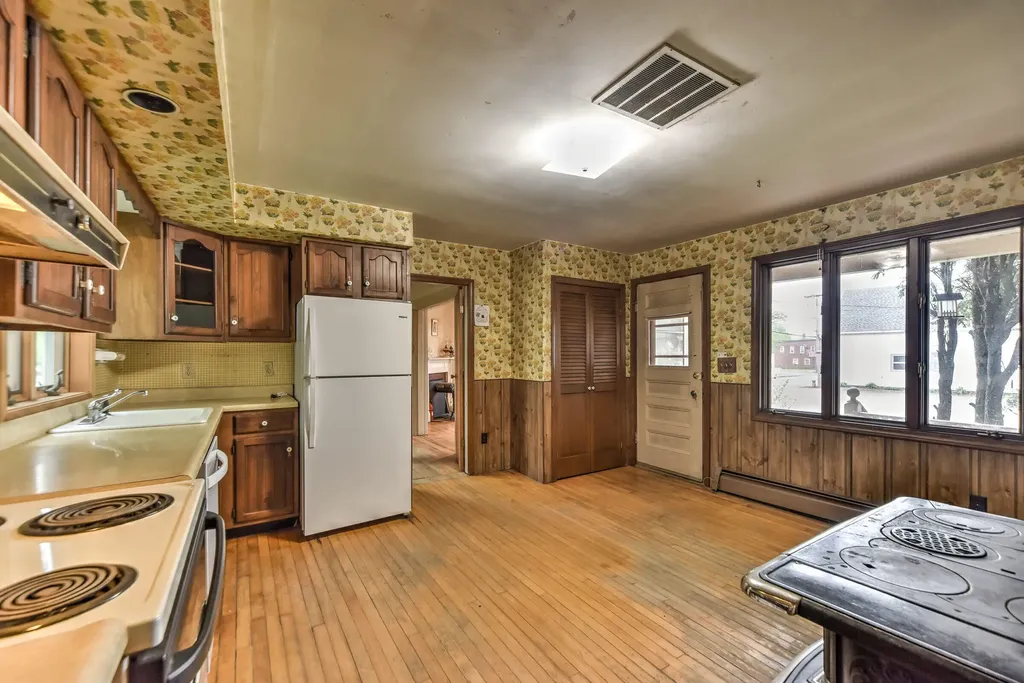 48 Railroad Street Clinton ME 04927