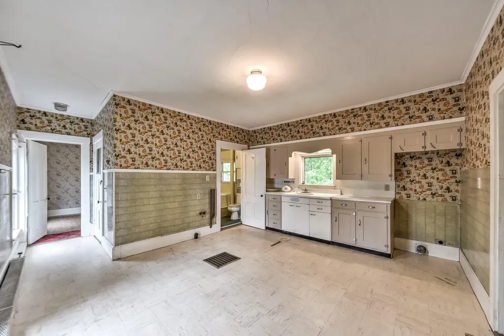 48 Railroad Street Clinton ME 04927