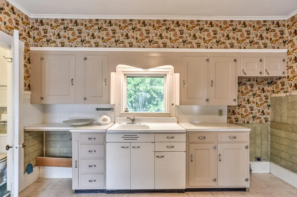 48 Railroad Street Clinton ME 04927