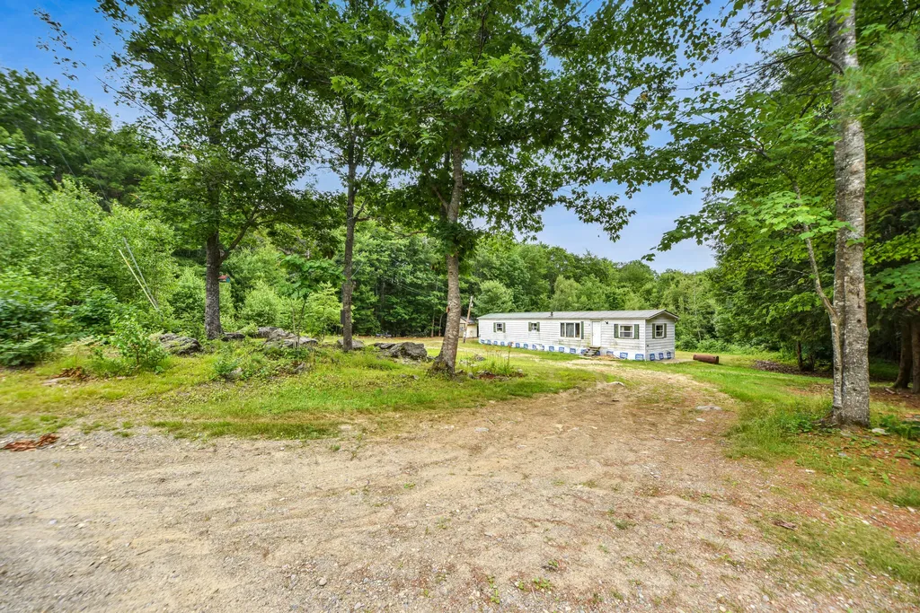 30 Beech Lane Whitefield ME 04353