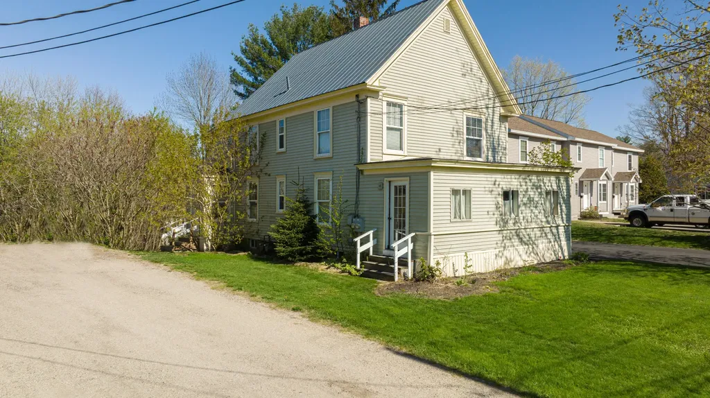 160 Cook Street Auburn ME 04210