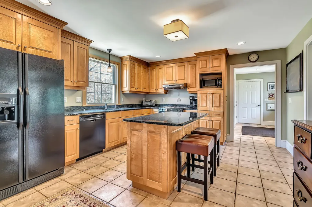 520 Benner Road Bristol ME 04539