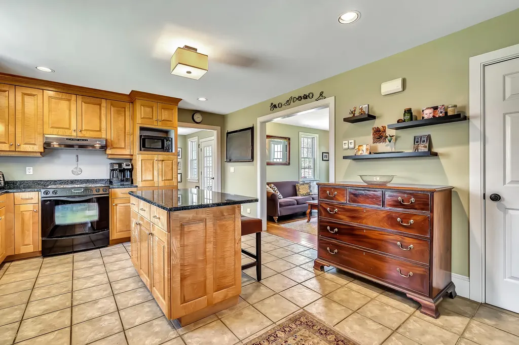 520 Benner Road Bristol ME 04539