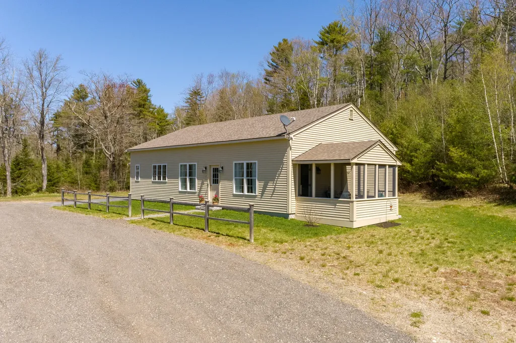 520 Benner Road Bristol ME 04539