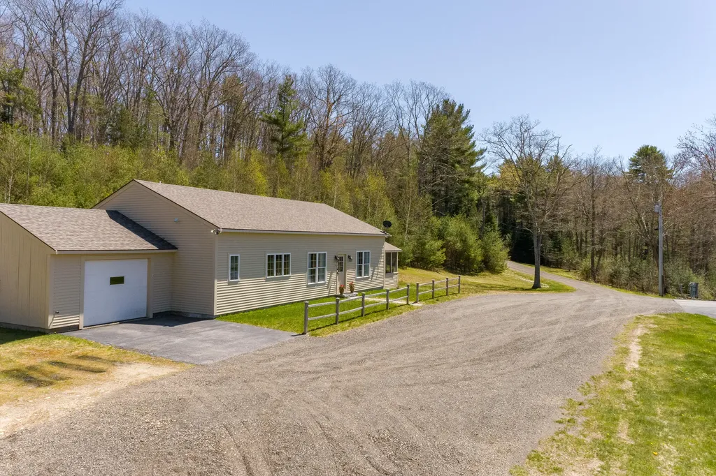 520 Benner Road Bristol ME 04539
