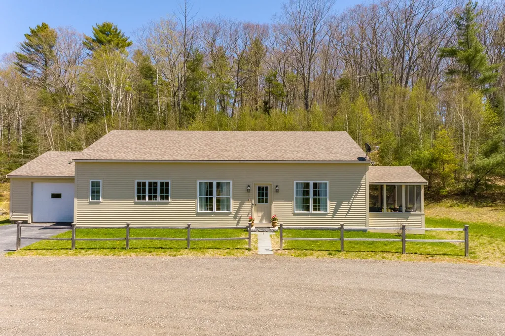 520 Benner Road Bristol ME 04539