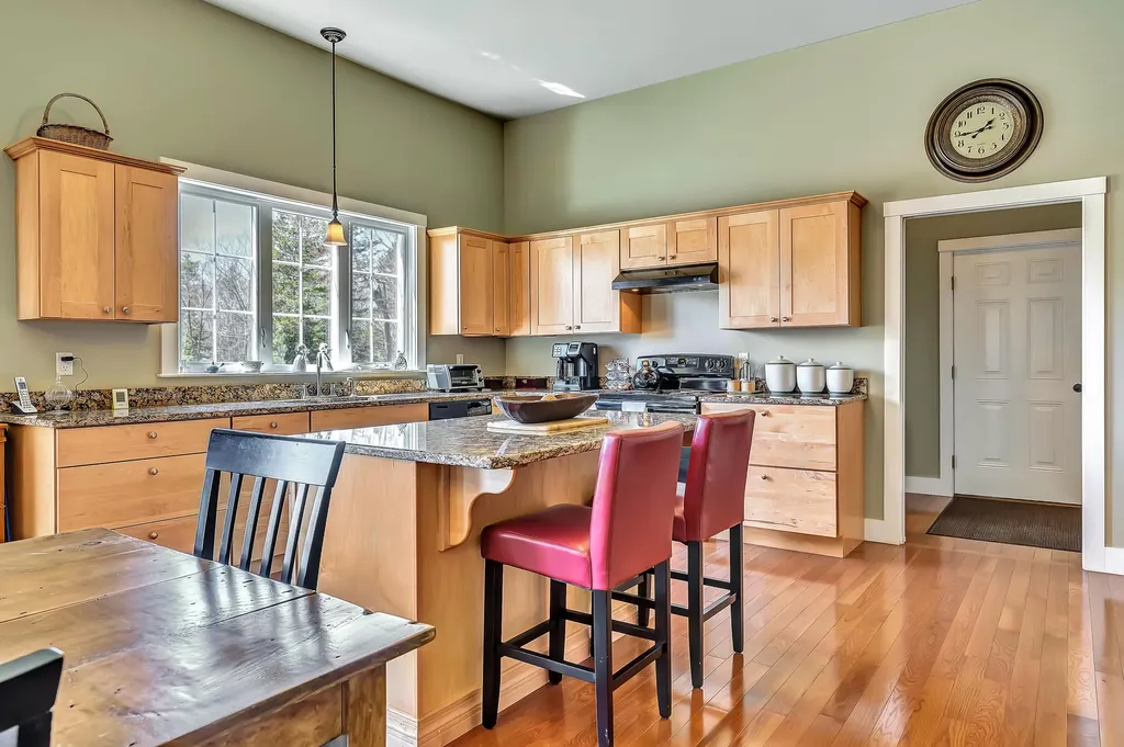520 Benner Road Bristol ME 04539