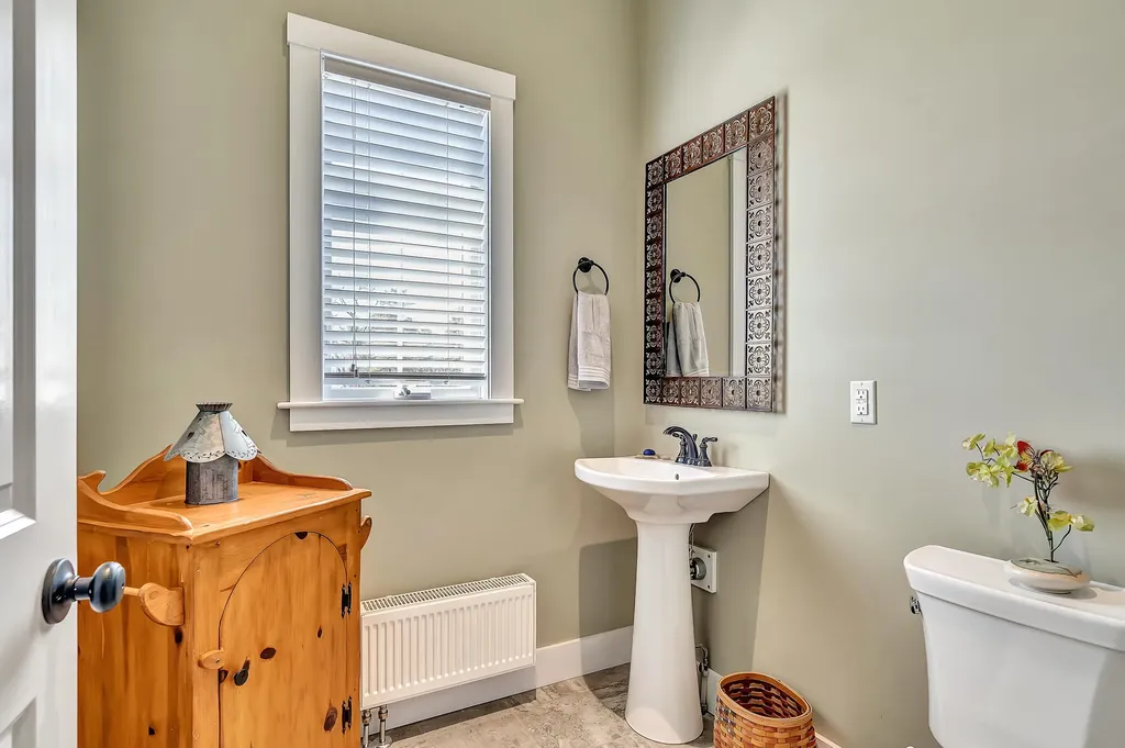 520 Benner Road Bristol ME 04539