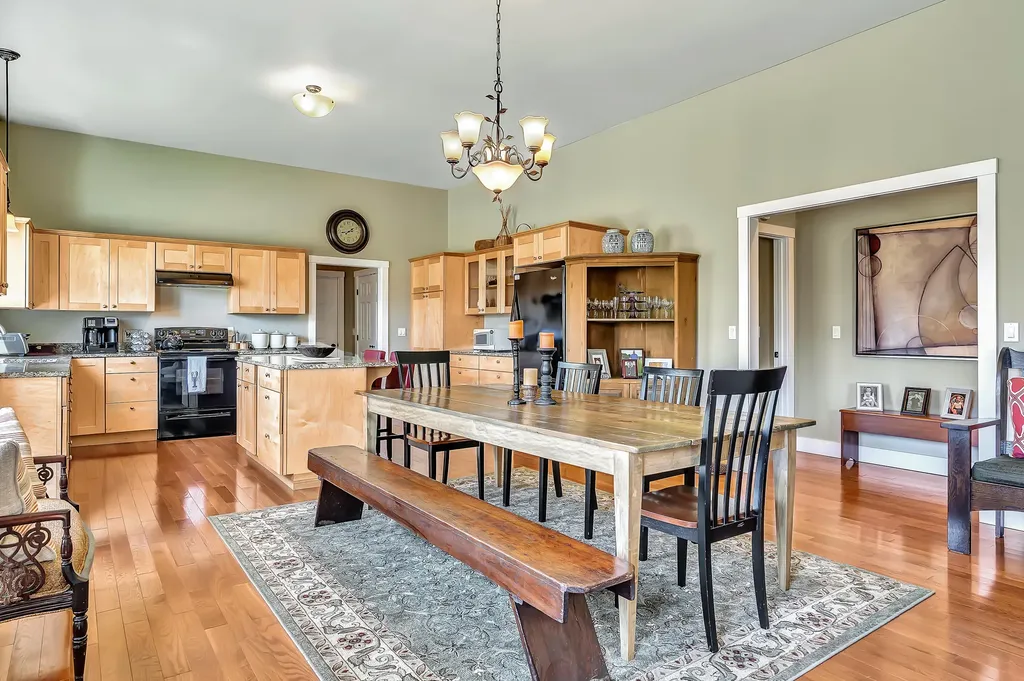 520 Benner Road Bristol ME 04539