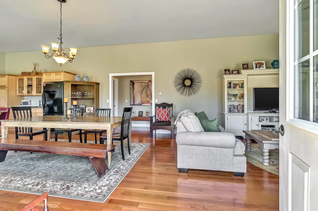 520 Benner Road Bristol ME 04539