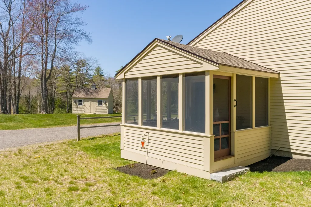 520 Benner Road Bristol ME 04539