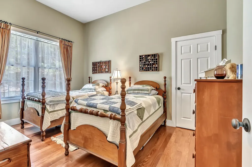 520 Benner Road Bristol ME 04539