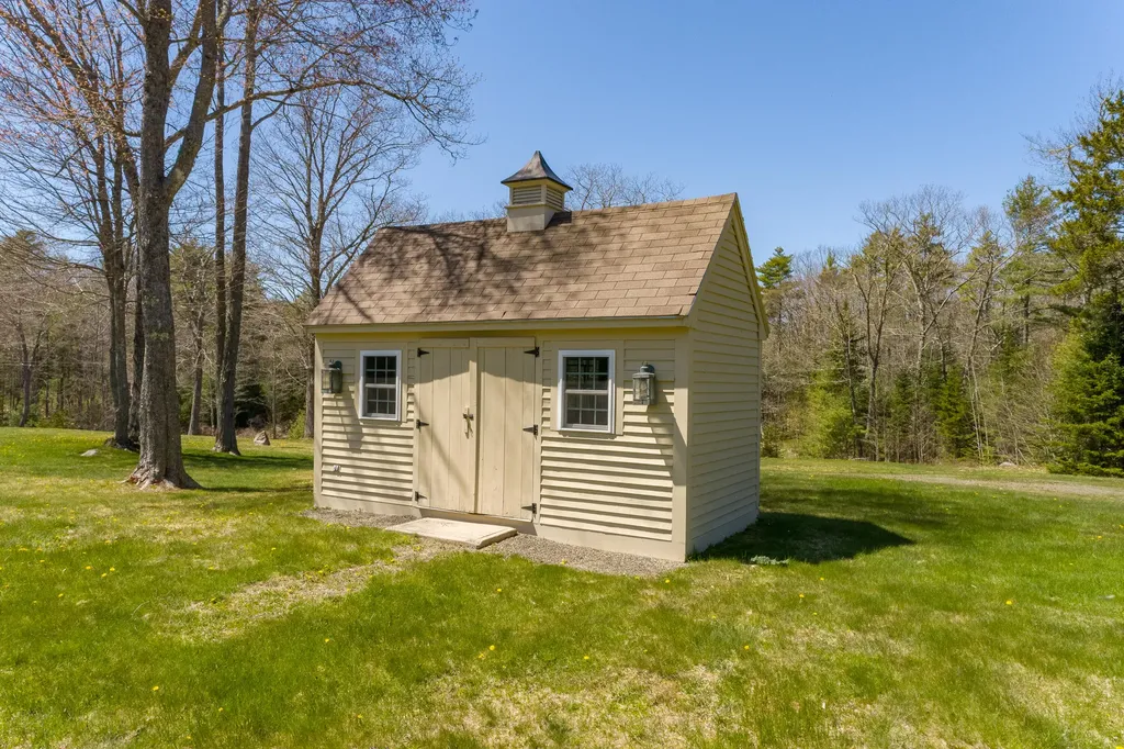 520 Benner Road Bristol ME 04539