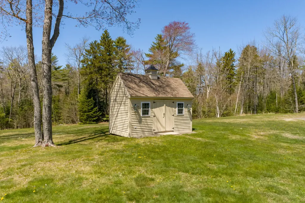 520 Benner Road Bristol ME 04539