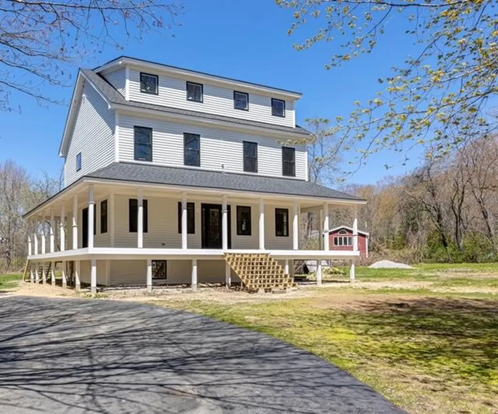 2 Deerfield Road Freeport ME 04032