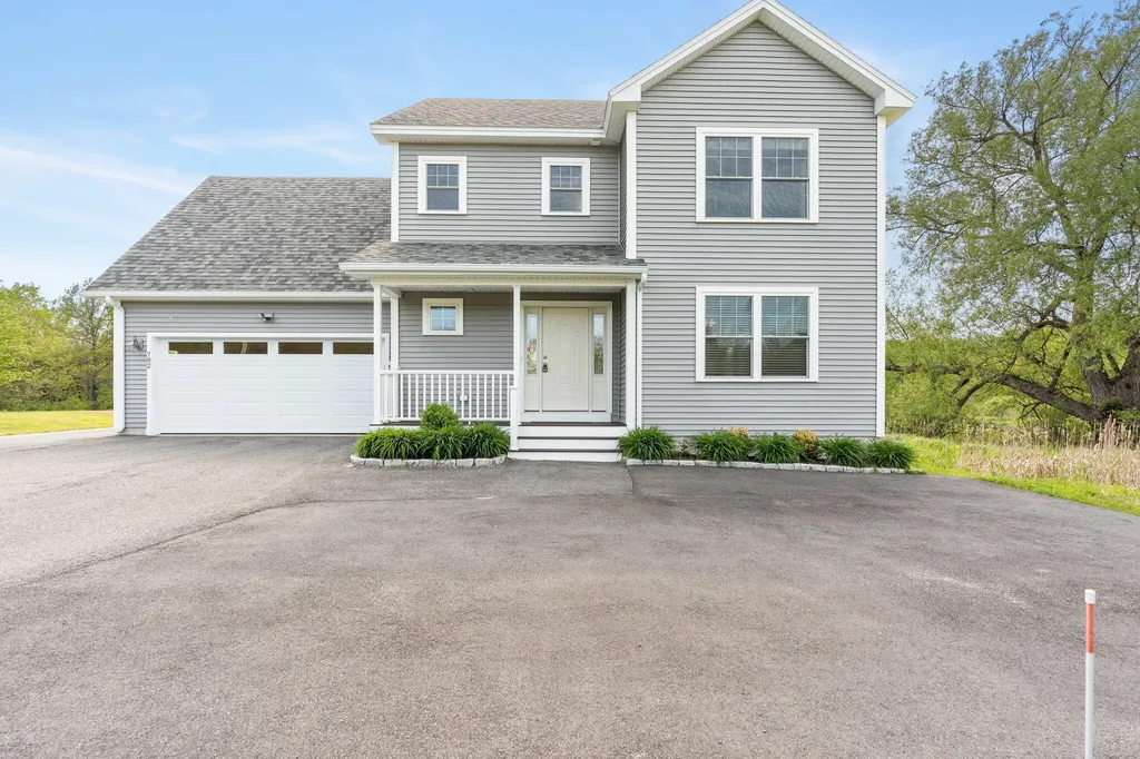 782 River Road Windham ME 04062