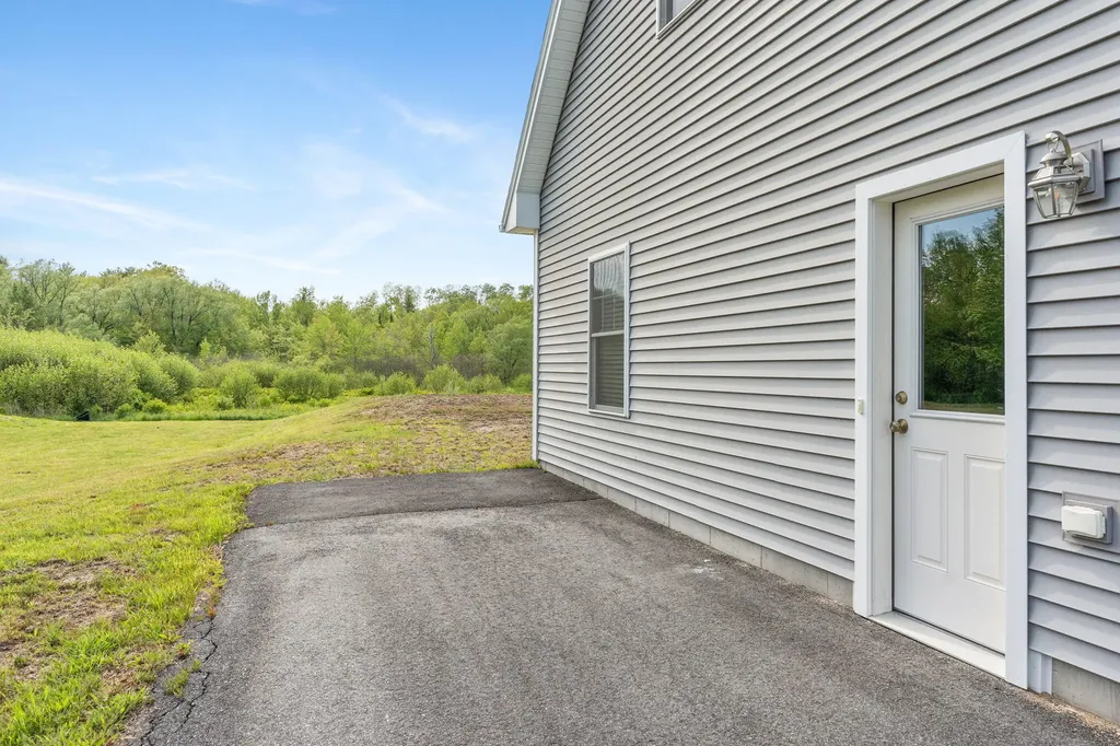 782 River Road Windham ME 04062