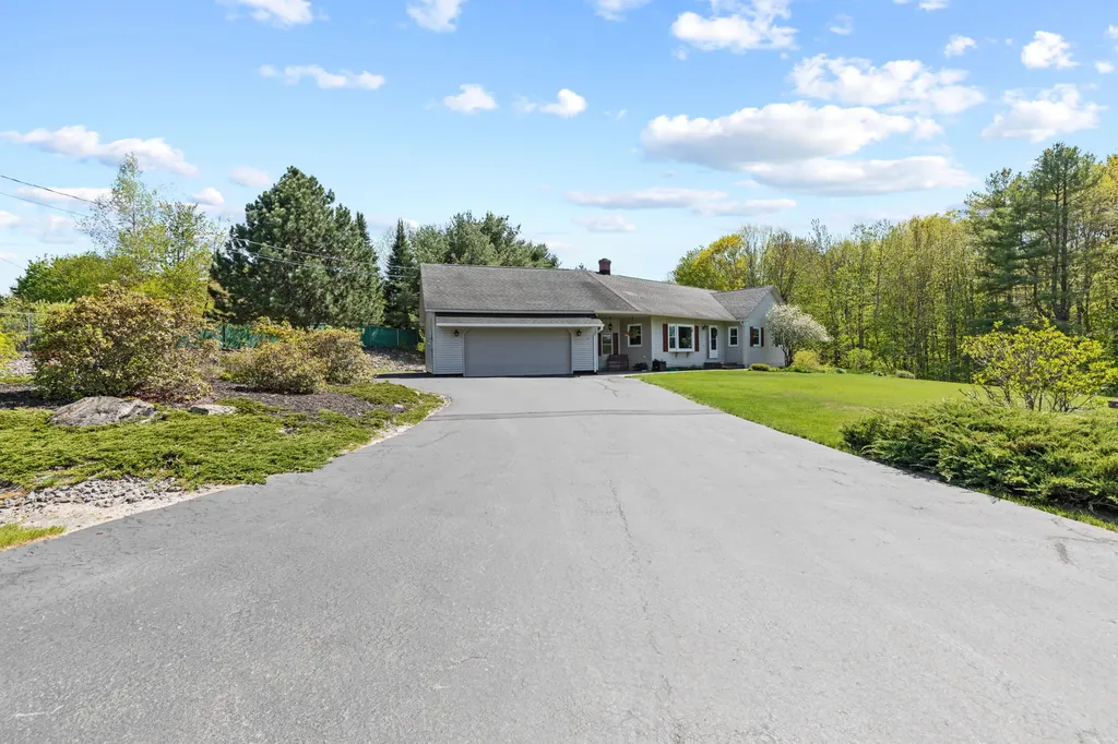39 Oak Ridge Drive Standish ME 04084