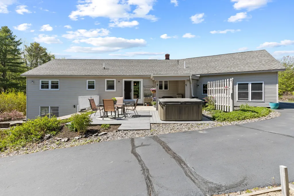 39 Oak Ridge Drive Standish ME 04084