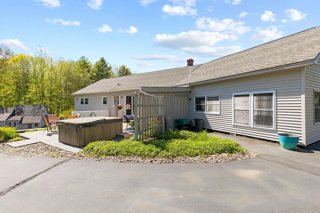 39 Oak Ridge Drive Standish ME 04084