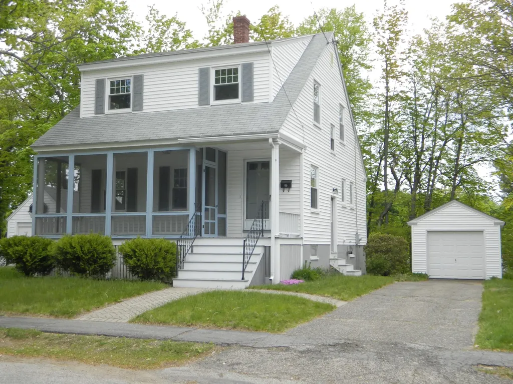 24 Middle Street Sanford ME 04073