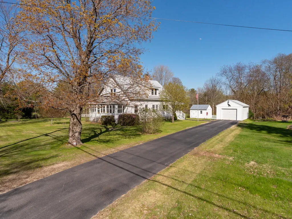 79 Morrill Street Buckfield ME 04220