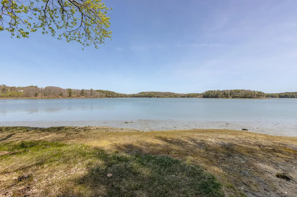 2 Cushing Briggs Road Freeport ME 04032