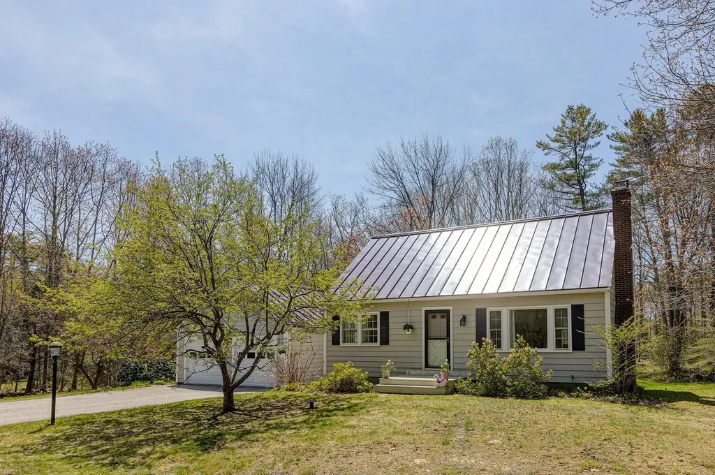 2 Cushing Briggs Road Freeport ME 04032