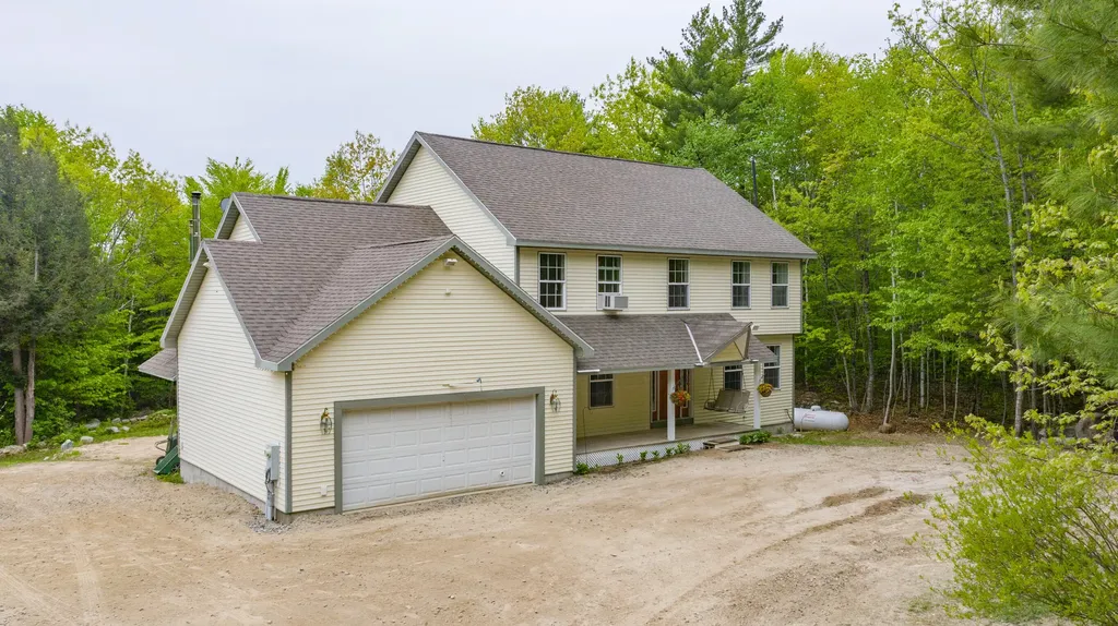 4 Robert Trail Gray ME 04039