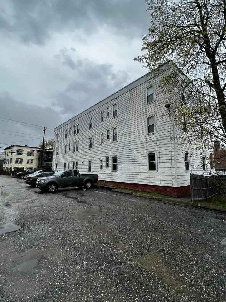 292-274 Court Street Auburn ME 04210