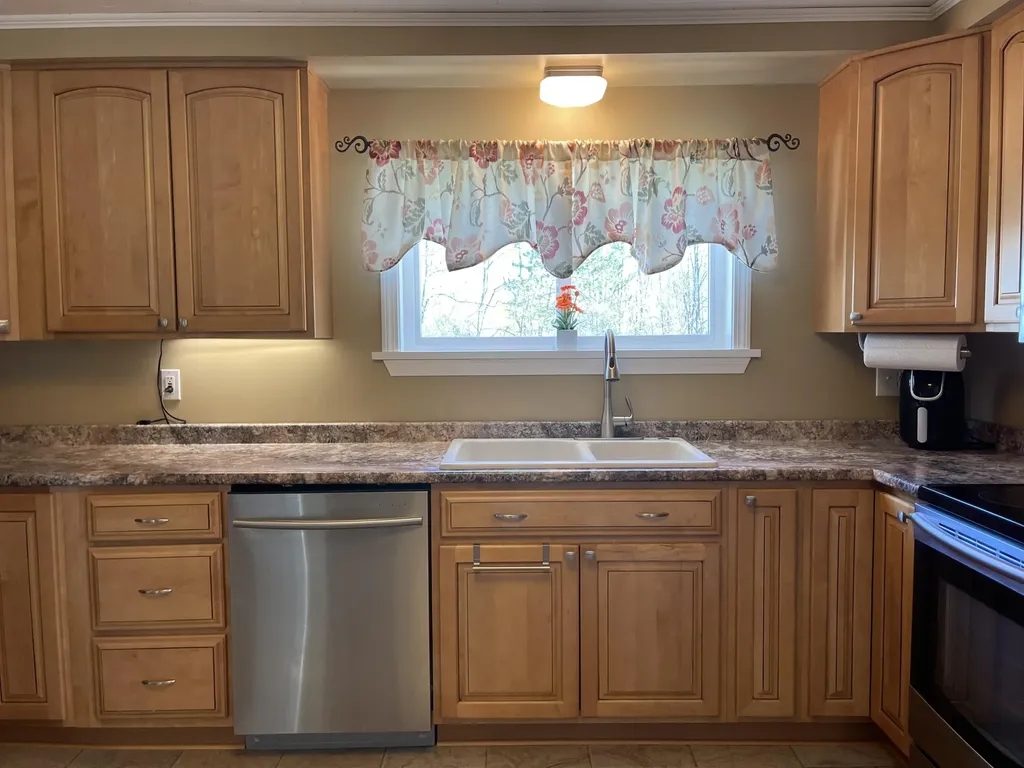 30 Billings Road Hermon ME 04401