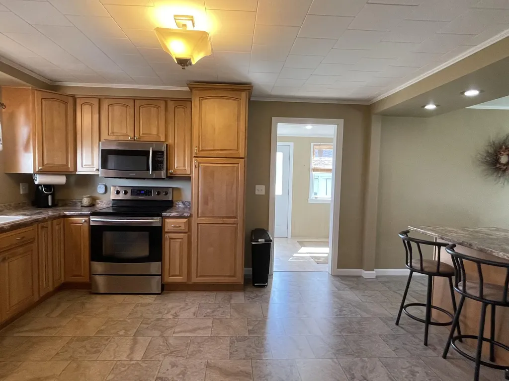30 Billings Road Hermon ME 04401