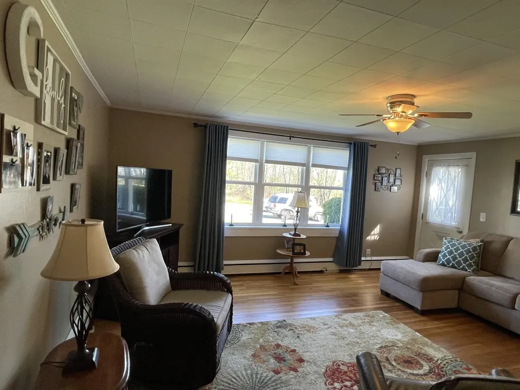 30 Billings Road Hermon ME 04401
