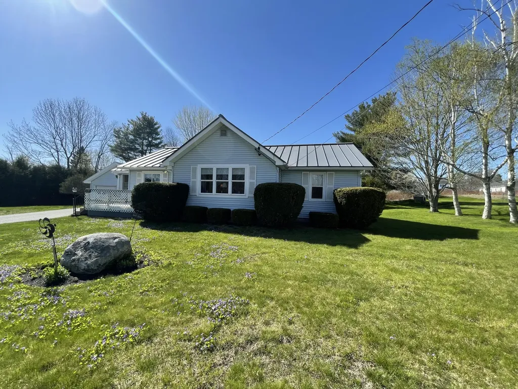 30 Billings Road Hermon ME 04401