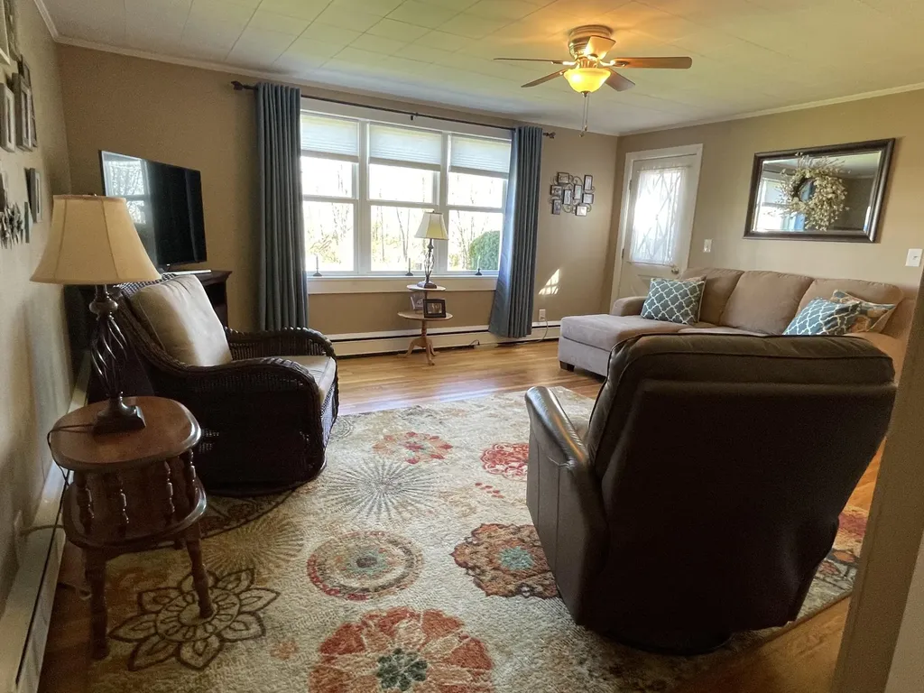 30 Billings Road Hermon ME 04401
