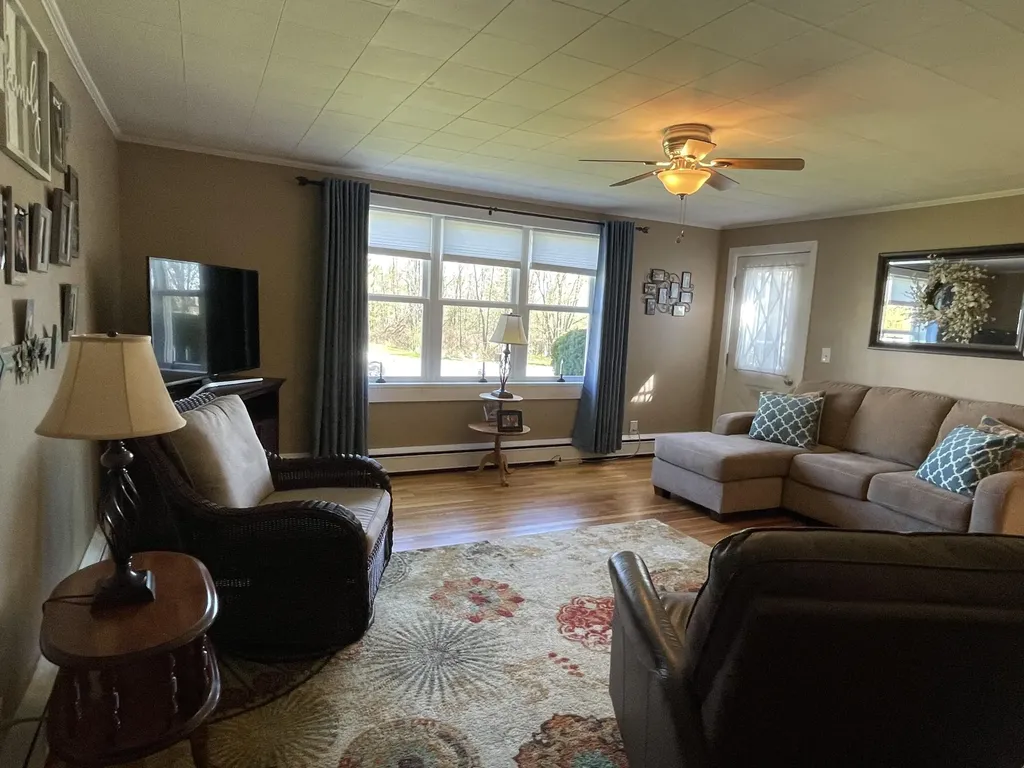 30 Billings Road Hermon ME 04401