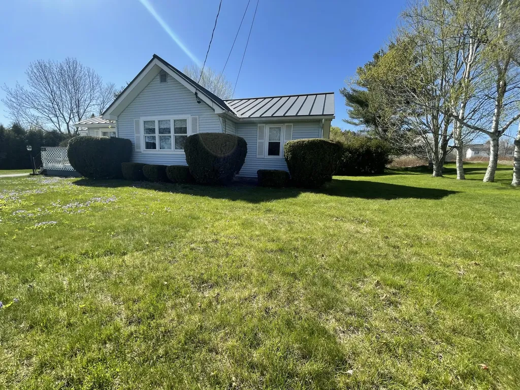 30 Billings Road Hermon ME 04401
