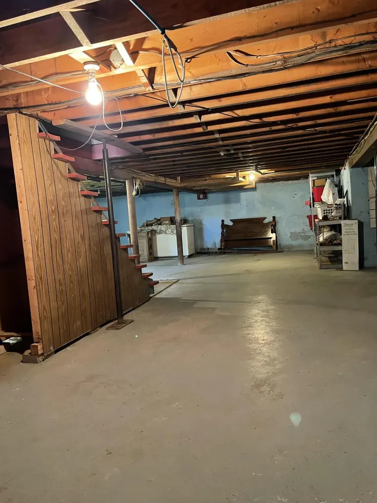 30 Billings Road Hermon ME 04401