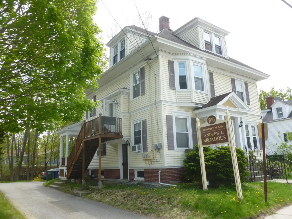 706 Main Street Westbrook ME 04092
