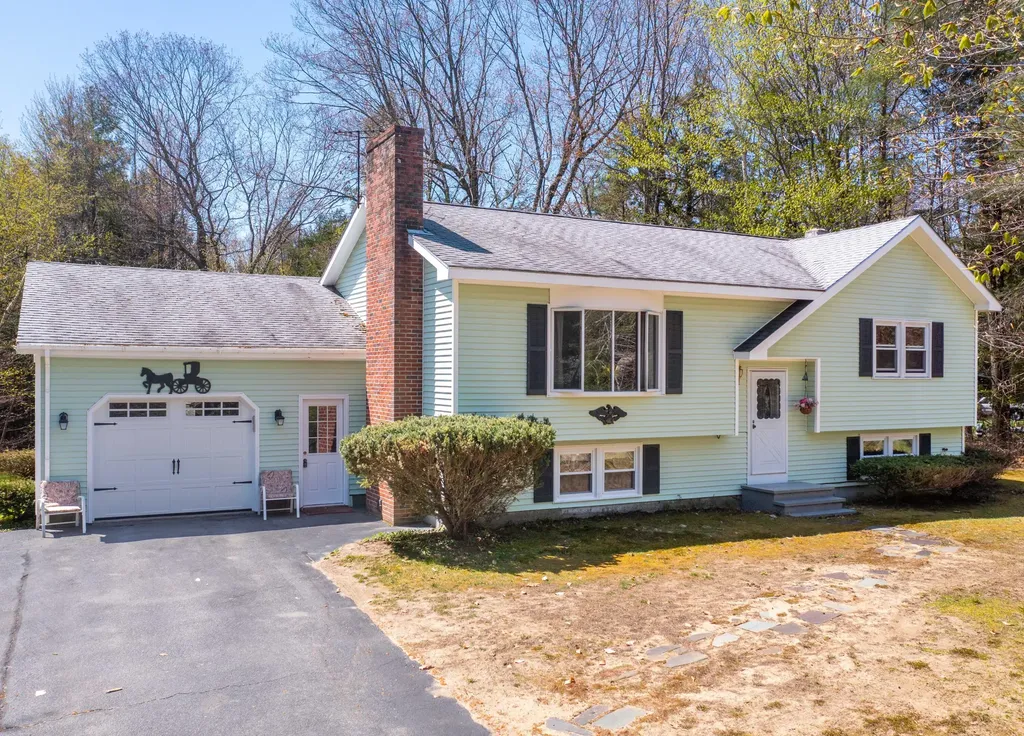 45 Mertie Drive Buxton ME 04093