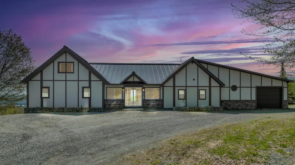 28 Valley View Lane Saint Albans ME 04971