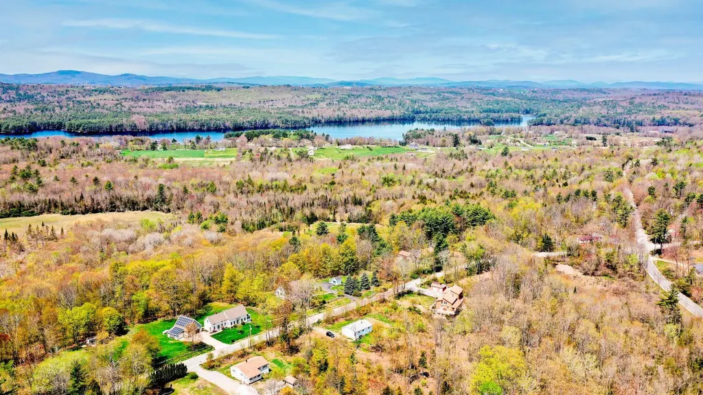 32 North Saunders Road Greene ME 04236