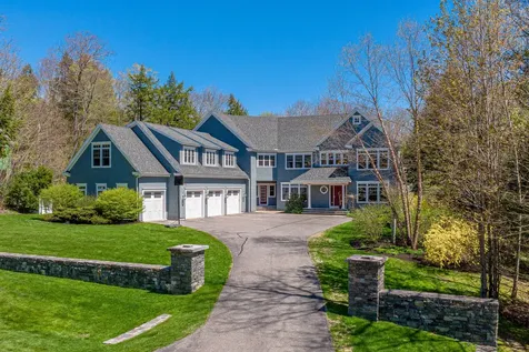 15 Olympic Drive Falmouth ME 04105