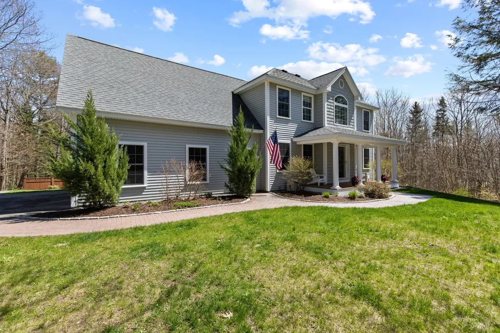 20 Acorn Ridge Road Freeport ME 04032