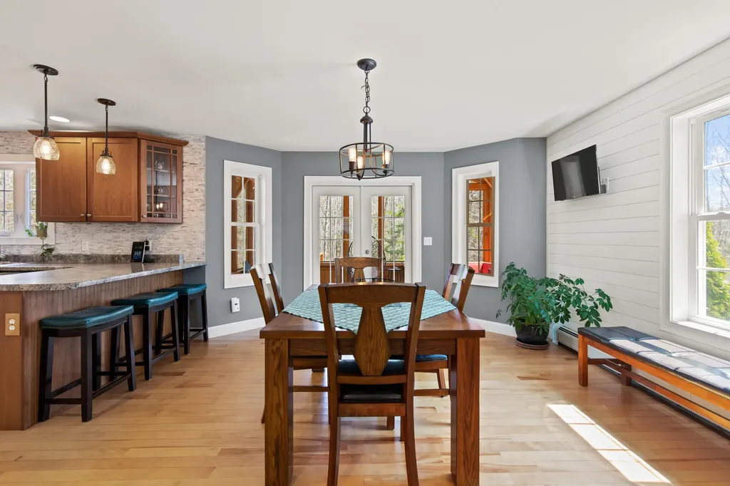 20 Acorn Ridge Road Freeport ME 04032