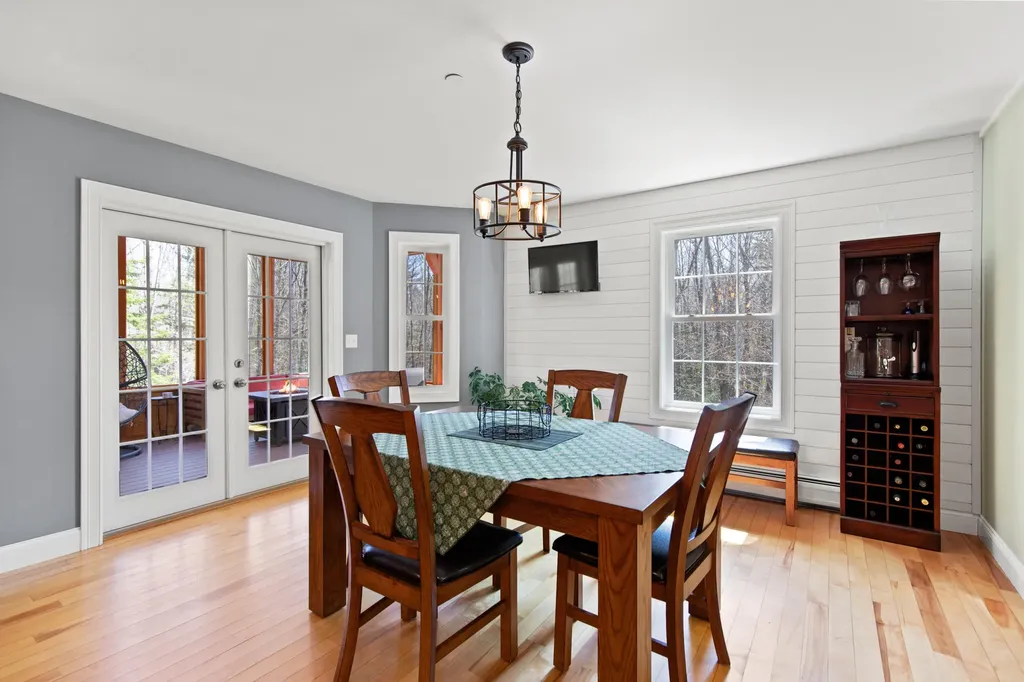 20 Acorn Ridge Road Freeport ME 04032