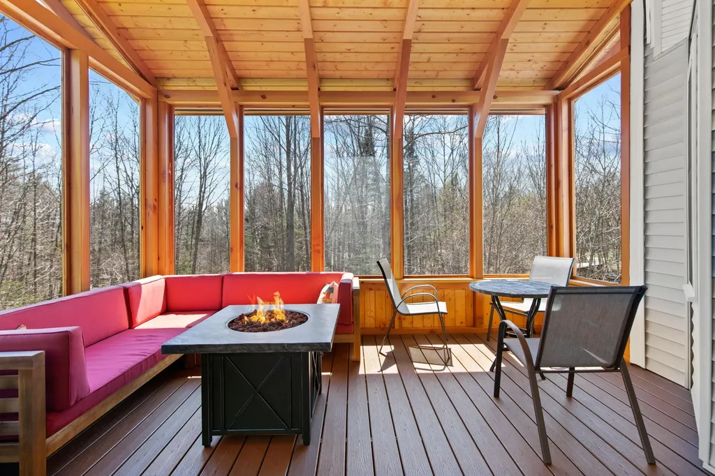 20 Acorn Ridge Road Freeport ME 04032