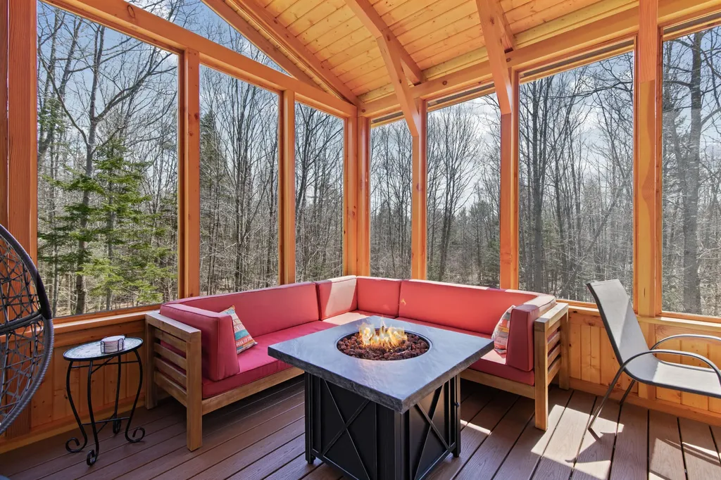 20 Acorn Ridge Road Freeport ME 04032