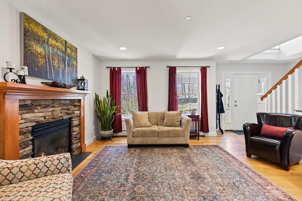 20 Acorn Ridge Road Freeport ME 04032