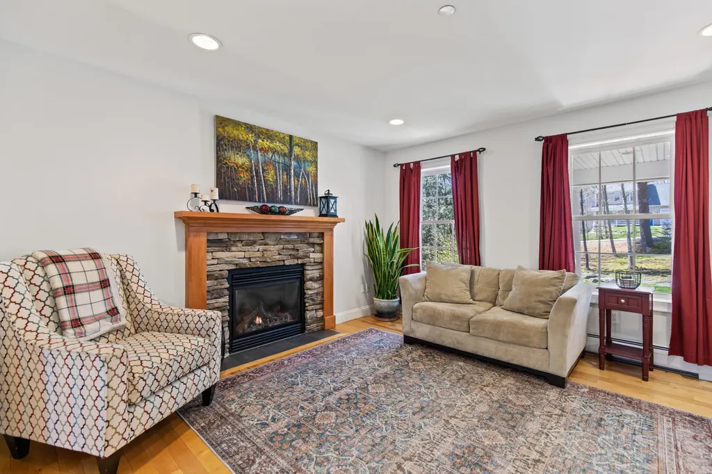 20 Acorn Ridge Road Freeport ME 04032